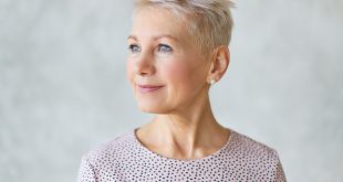 55 anni, l'età dei cambiamenti per la pelle