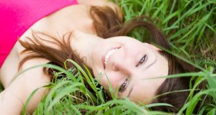 Il segreto per una pelle perfetta a 20 anni? Struccarsi!