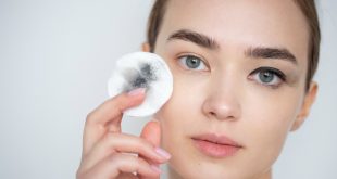 Struccarsi con cura e idratarsi alla perfezione a 20 anni